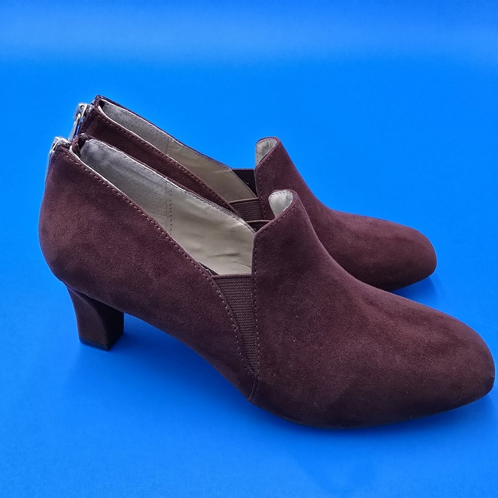 Adrienne Vittadini Lava Suede Bootie Pump Hazelnut Brown Women‎ 7M  Zip Heel EUC